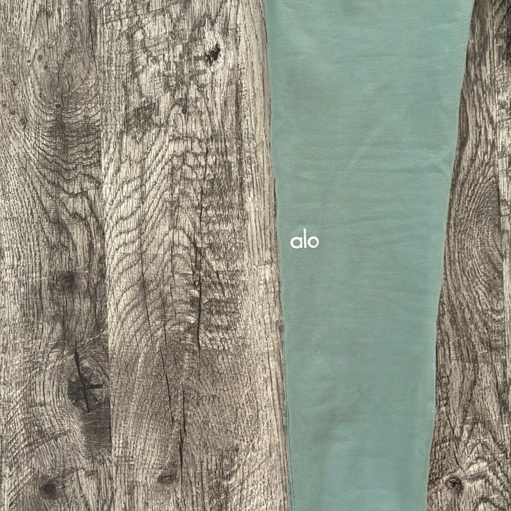 Alo Yoga Stirrup Leggings ✧ Green ✧ Size S